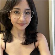 Soy una estudiante universitaria de filología clásica. Puedo darle clases a personas de primaria, ESO y bachillerato